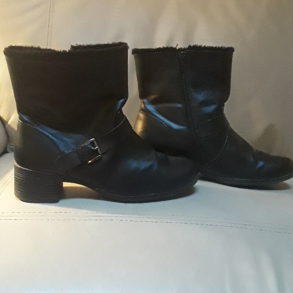 Khombu Insulated Boots